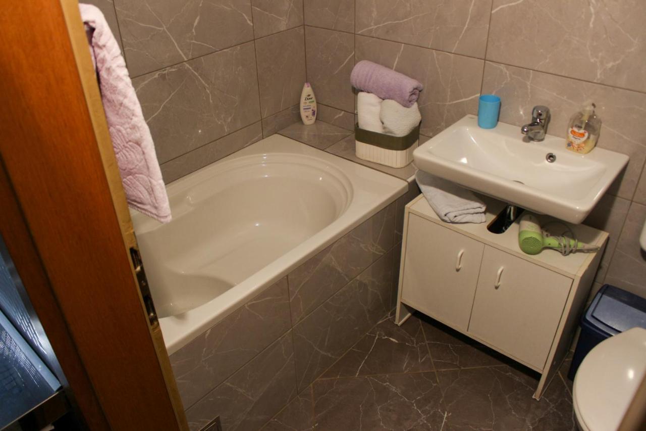 Apartment Špadina Vodice Bagian luar foto