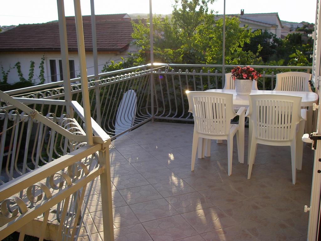 Apartment Špadina Vodice Ruang foto